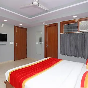 3* Hotel Capital O Aashiyana Paradise Near Omaxe Mall