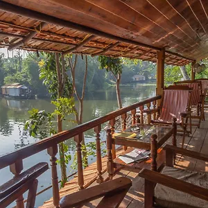 malayalam-ayurvedic-lake-resort.kerala-hotels.net/