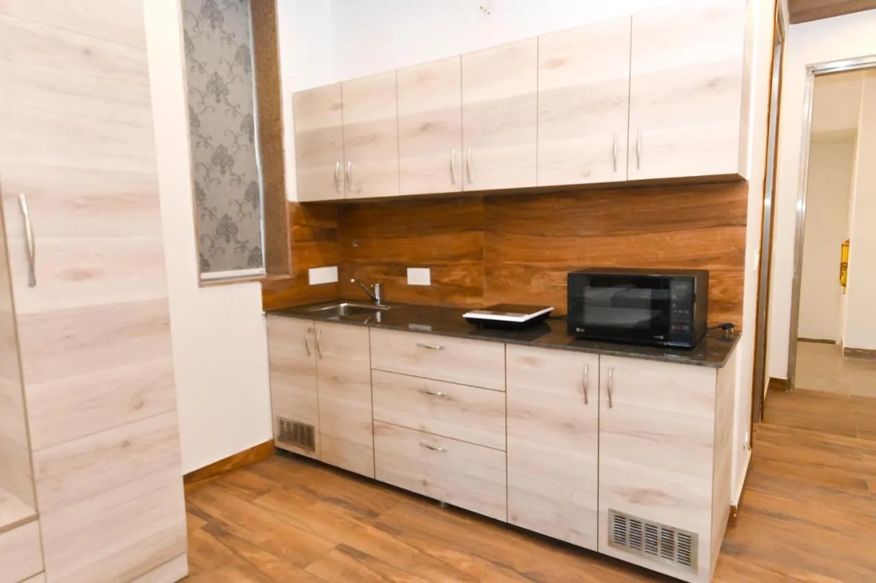 *** Πανσιόν Stay Studio Hotel & Residences Γκουργκάον Ινδία